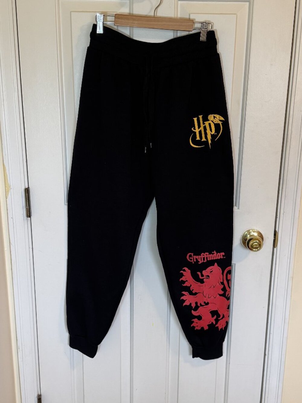 WIZARDING WORLD OF HARRY POTTER JOGGERS WITH DRAWSTRING